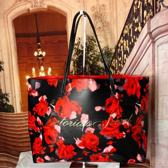 VICTORIAS SECRET ROSE TOILE FLORAL LIMITED EDITION TOTE 🌹🌹❤️❤️ - Picture 4 of 12